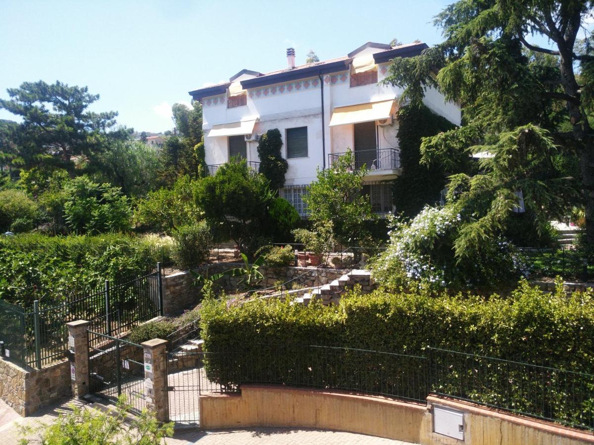 Casa Di Rossana Bed&Breakfast ซานเรโม ภายนอก รูปภาพ